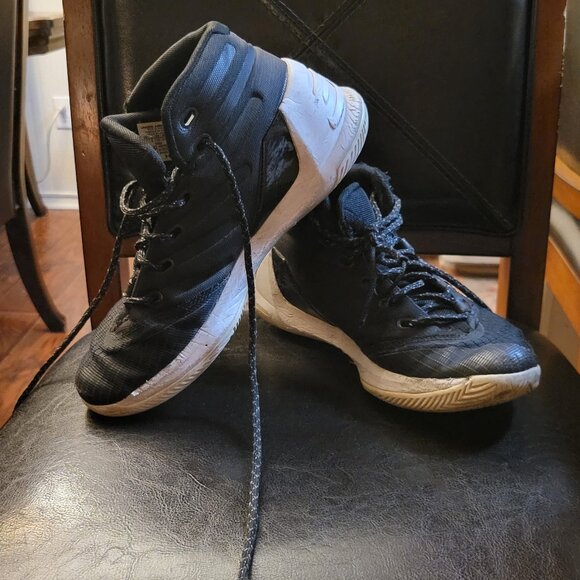 Used SC baketball shoes